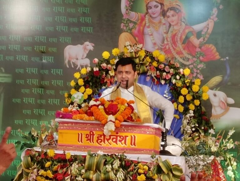 दशहरा मैदान नेवरा में श्रीमद् भागवत कथा:5वें दिन कथा व्यास ने कृष्ण की बाल लीलाओं का वर्णन किया, श्रोता हुए भाव विभो