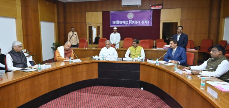 विधानसभा के समिति कक्ष में कार्य मंत्रणा समिति की बैठक