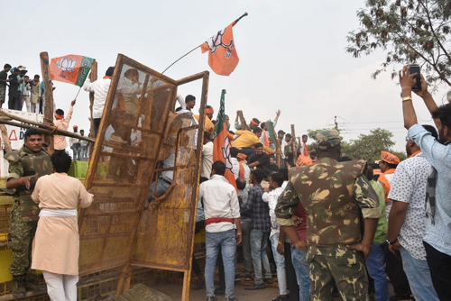 भाजपा का हल्ला बोल.. मोर आवास मोर अधिकार आंदोलन में हजारों लोगों ने किया प्रदर्शन