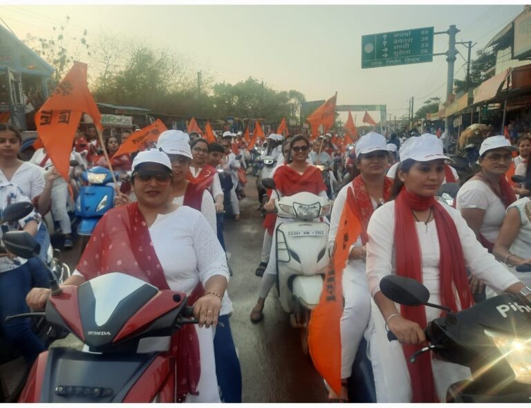 आयोलाल- झूलेलाल के उद्घोष से गुंजा तिल्दा शहर; चेट्री चंड्र की पूर्व संध्या सिंधी समाज कि महिलाओं ने  निकाली बाइक रैली,,