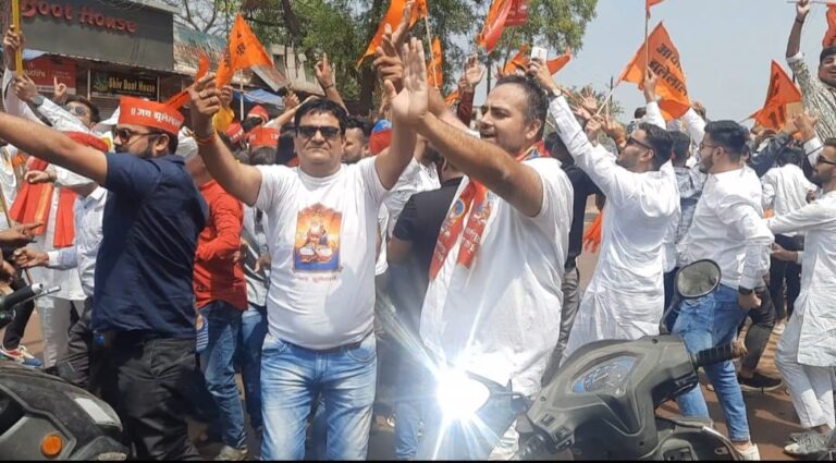 चेटीचंड: शहर में निकाली गई भव्य मोटर साइकिल रैली ,सबहिन सिन्धियुन खे चेटीचंड जू लख-लख वाधायुं सिंधी सॉन्ग पर युवक जमकर नाचे ,,