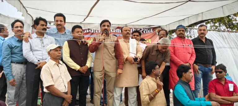 फेडरेशन द्वारा मांगो को लेकर राजधानी रायपुर मे जोरदार प्रदर्शन :इंद्रावती से लेकर सरगुजा, बस्तर सहित सभी संभागों के कर्मचारी आंदोलन मे हुए शामिल :-