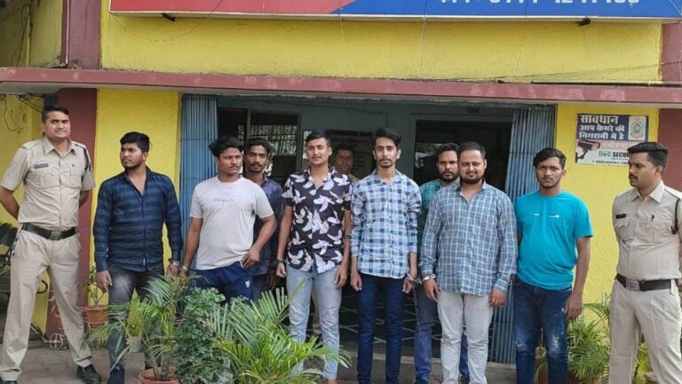 तेलीबांधा इलाके में पकड़ाये आठ सटोरिये,आईपीएल पर लगा रहे थें दांव