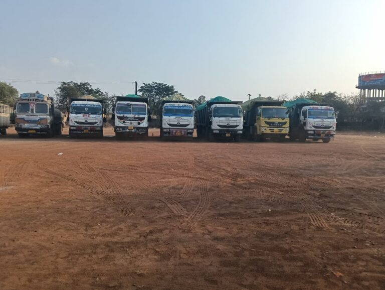 अवैध रेत परिवहन के खिलाफ कार्रवाई, खनिज विभाग की टीम ने 8 हाईवा किया जब्त.