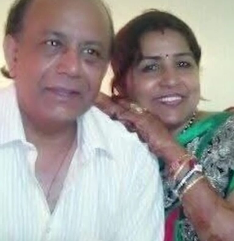 धान से भरा ट्रक कार पर पलटा.तिल्दा नेवरा के शर्मा दंपति की मौत.बाईपास सर्जरी कराकर लौट रहे थे  ..