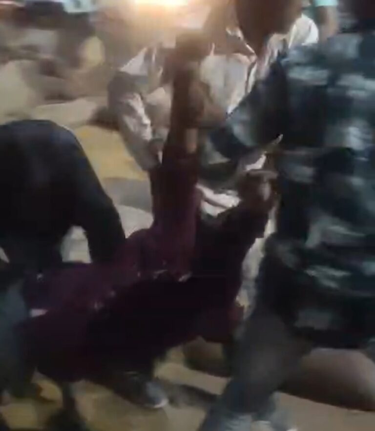 बड़ा हादसा: धान से भरी ट्रक कार पर पलटी..एक के मौत की खबर .रायपुर DPS स्कुल के सामने हुआ हादसा