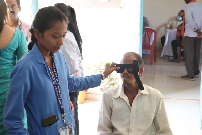 संभव स्टील ट्यूब्स लिमिटेड सरोरा के द्वारा निःशुल्क नेत्र एव स्वास्थ्य जांच शिविर आयोजित:सैकड़ों ने कराई जांच,12 लोगों का होगा निःशुल्क मोतियाबिंद ऑपरेशन