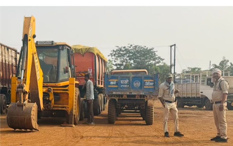 तिल्दा में अवैध खनन पर माइनिंग विभाग का एक्शन::जेसीबी और  ट्रैक्टर जप्त 