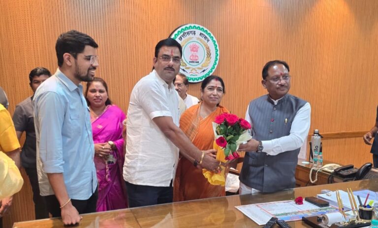 छत्तीसगढ़-राज्यसभा सांसद निर्वाचित हुईं लक्ष्मी वर्मा-फूलोदेवी नेताम;निर्वाचन ने दिया सर्टिफिकेट